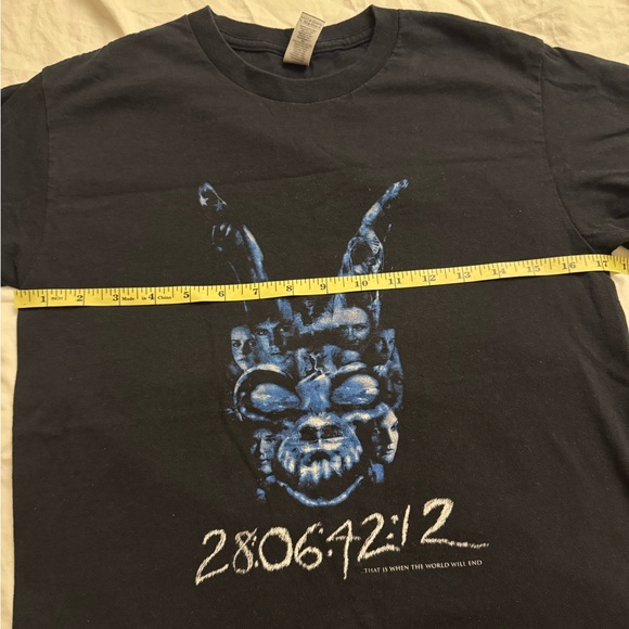 Small Men’s/Unisex Donnie Darko Reprint Graphic Shirt - Picture 6 of 7